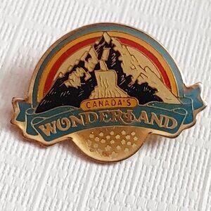VINTAGE 1980 Canada's Wonderland Pin Amusement Park Theme Park